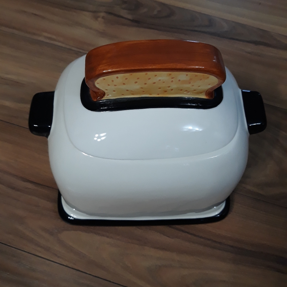 Vintage Toaster Cookie Jar perfect condition Super cute!! Measures: 9" X…